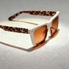 Sophisticated Square Sunglasses with Exquisite Tortoiseshell Pattern Detailing