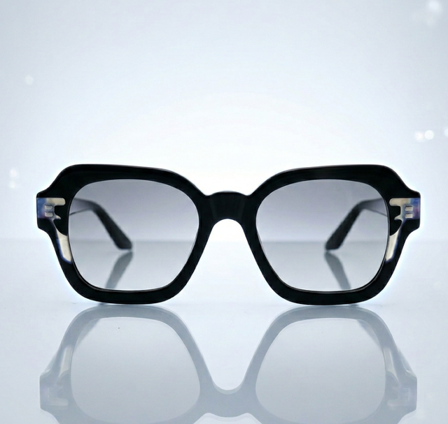 Acetic acid sunglasses. We mix and match colors to create a soft effect. This design features a very bold color scheme, giving the sunglasses a vibrant and bright effect/a sunny and passionate one. It