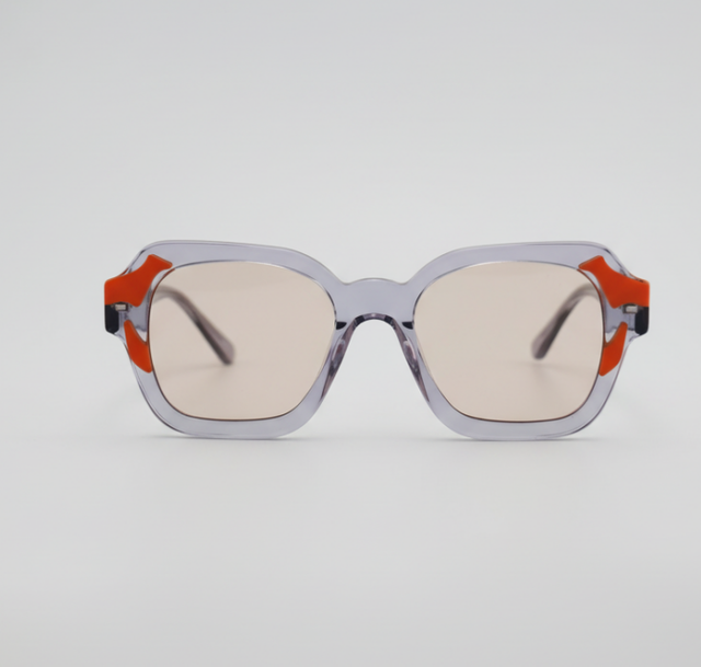 Acetic acid sunglasses. We mix and match colors to create a soft effect. This design features a very bold color scheme, giving the sunglasses a vibrant and bright effect/a sunny and passionate one. It